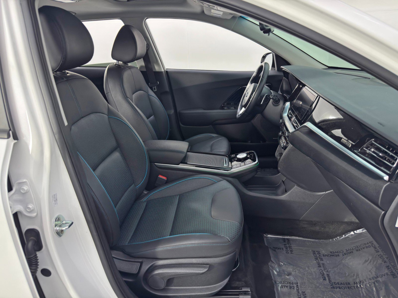 Used 2020 Kia Niro EX Premium w/ Cold Weather Package image 15