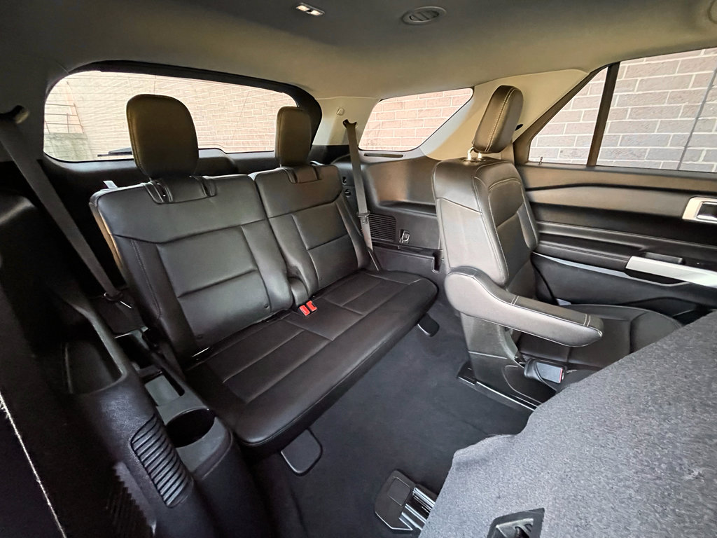 Used 2022 Ford Explorer XLT image 25