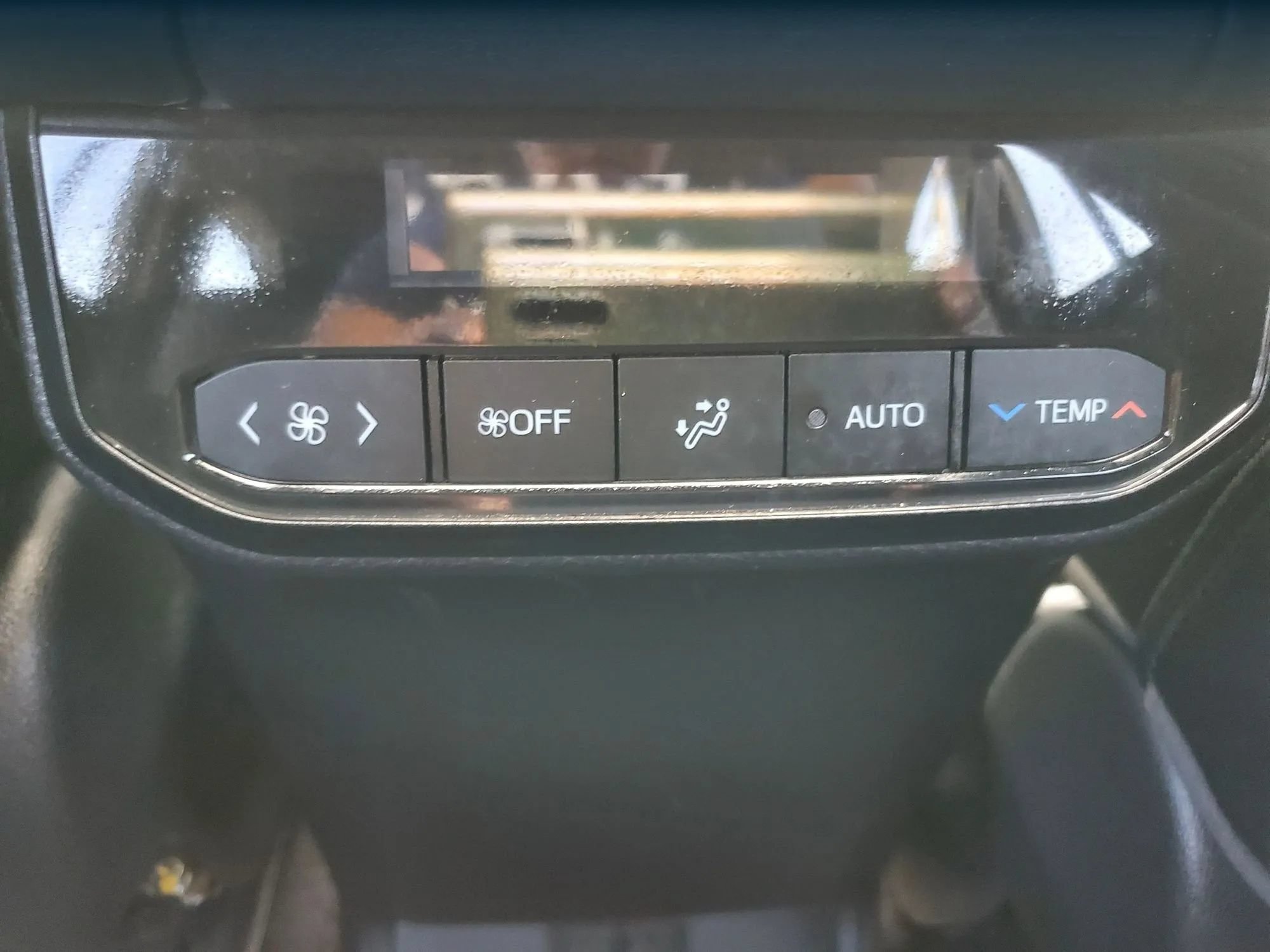 Used 2022 Toyota Highlander XLE FWD image 54