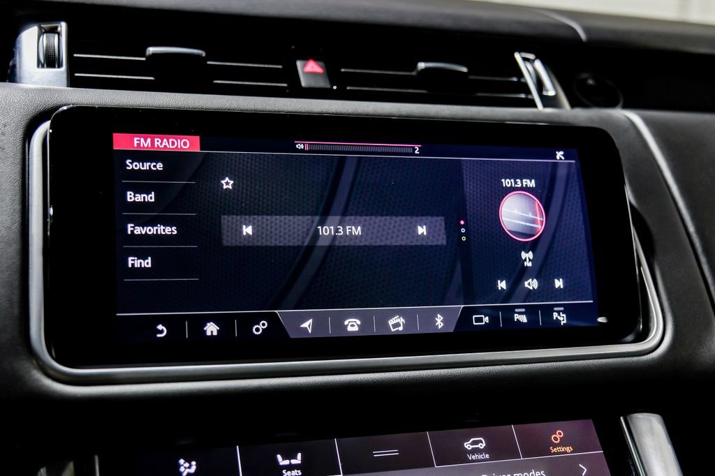 Used 2018 Land Rover Range Rover Sport SVR image 36