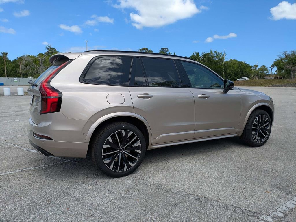New 2026 Volvo XC90 T8 Ultra w/ Protection Package Premier AWD/4WD image 6