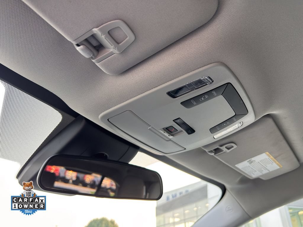Used 2025 Toyota Sienna LE FWD image 23