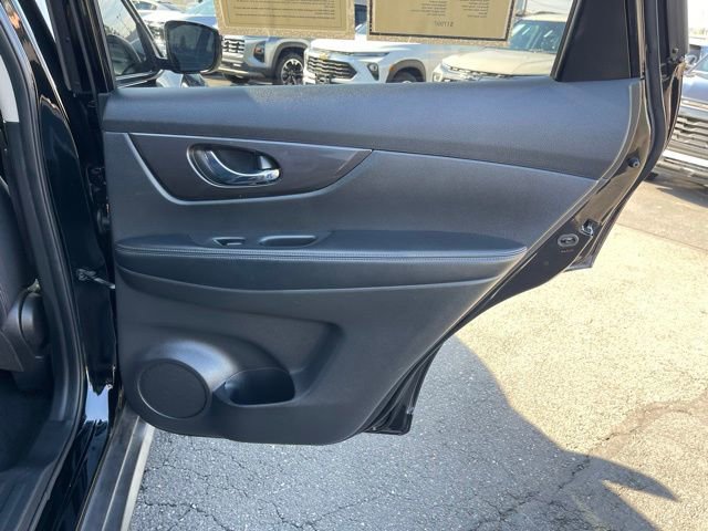 Used 2020 Nissan Rogue SV image 9