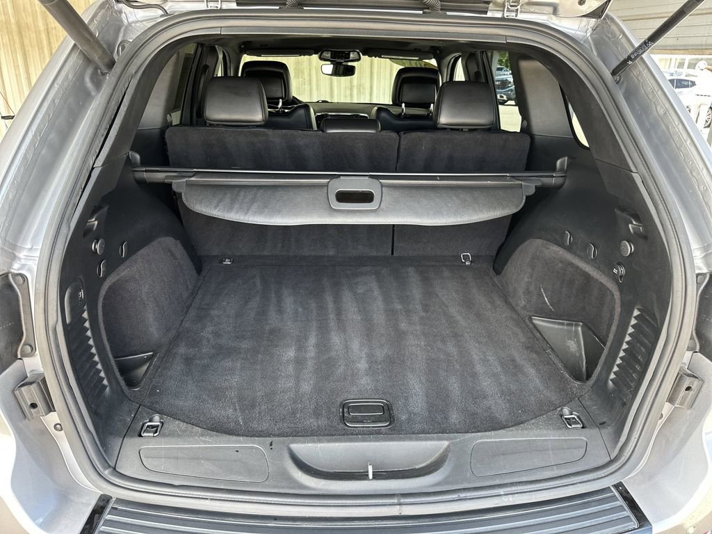 Used 2017 Jeep Grand Cherokee Altitude image 30