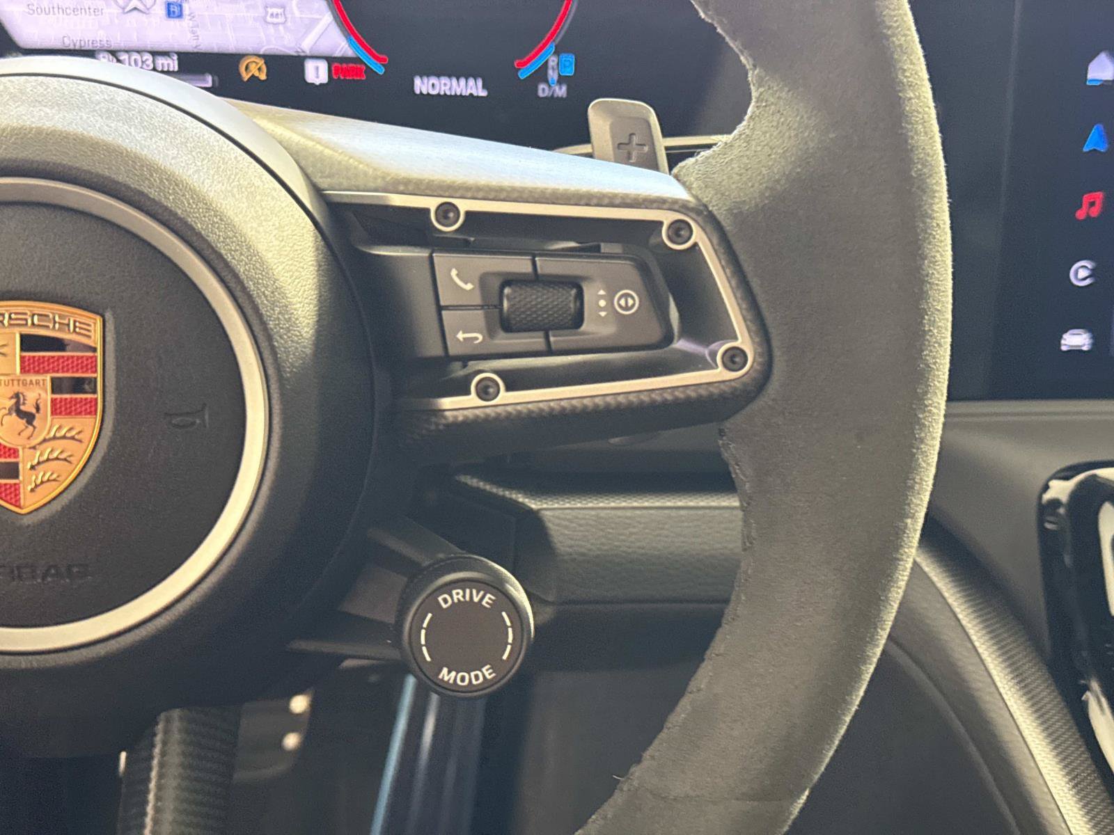 Used 2025 Porsche Panamera RWD image 28