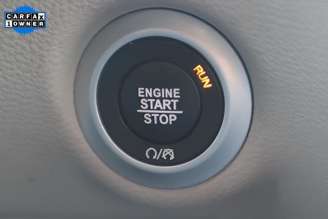 Used 2024 Chrysler Pacifica Select image 17