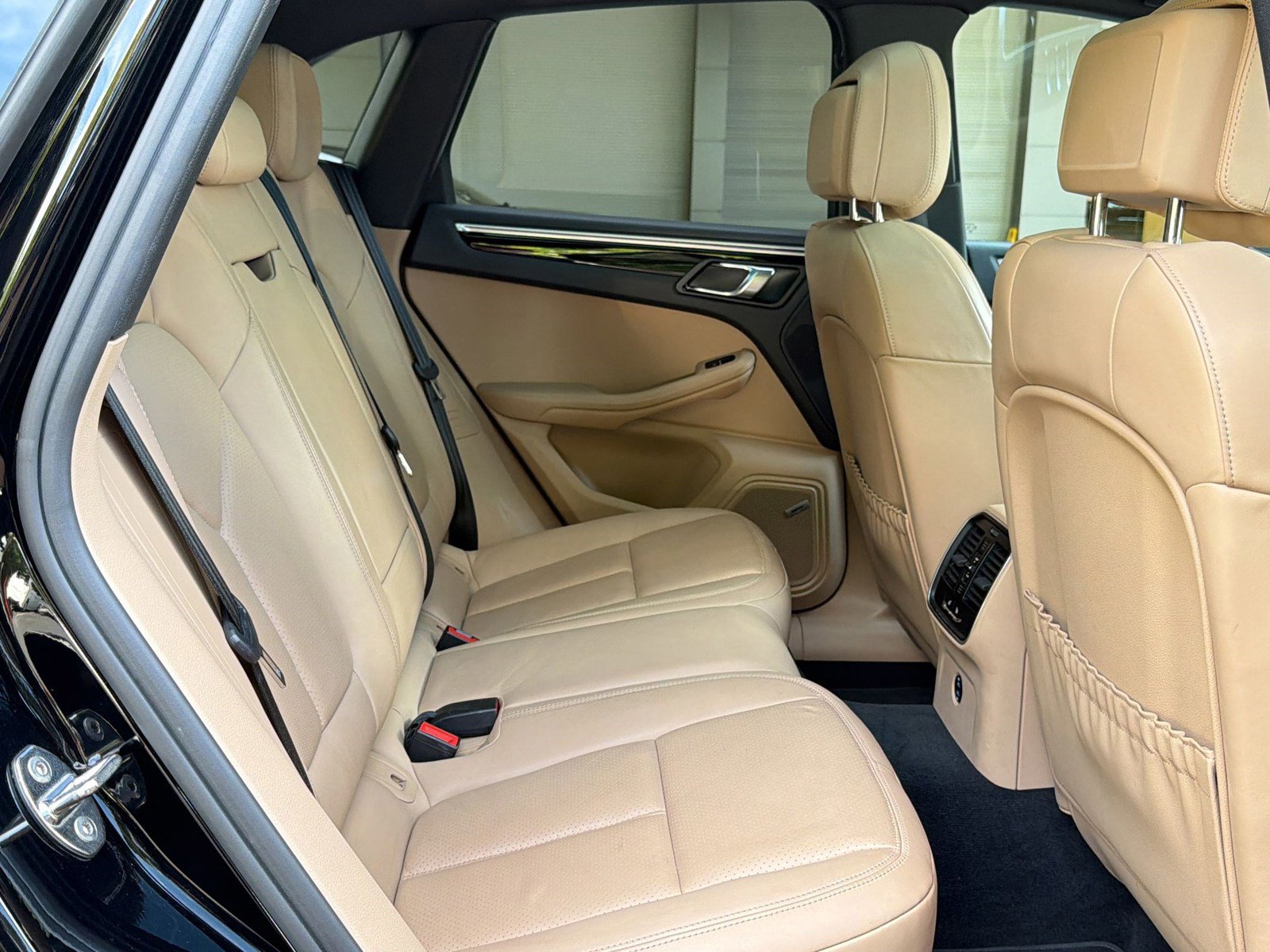 Used 2020 Porsche Macan AWD/4WD image 29