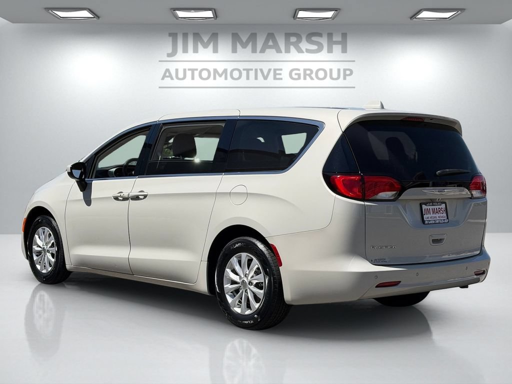 Used 2019 Chrysler Pacifica LX w/ Tire & Wheel Group FWD image 4