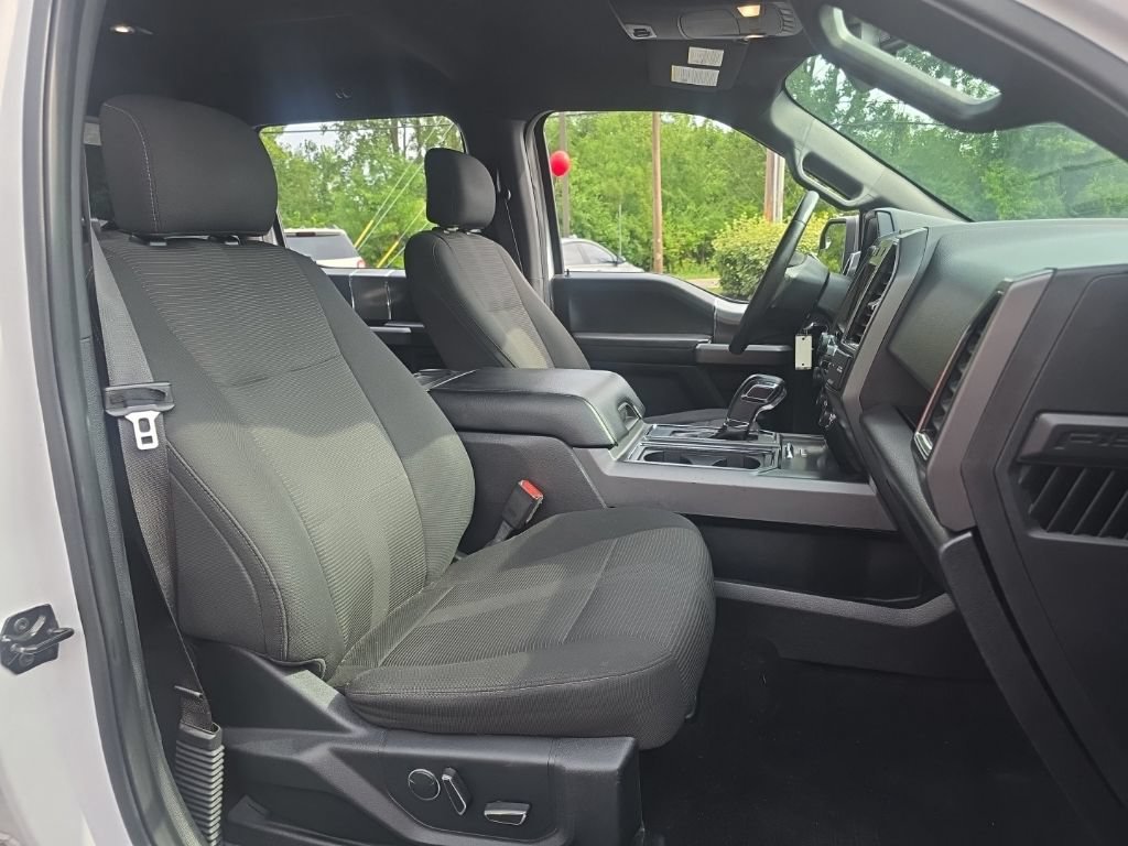 Used 2017 Ford F150 XLT w/ Equipment Group 302A Luxury AWD/4WD image 38