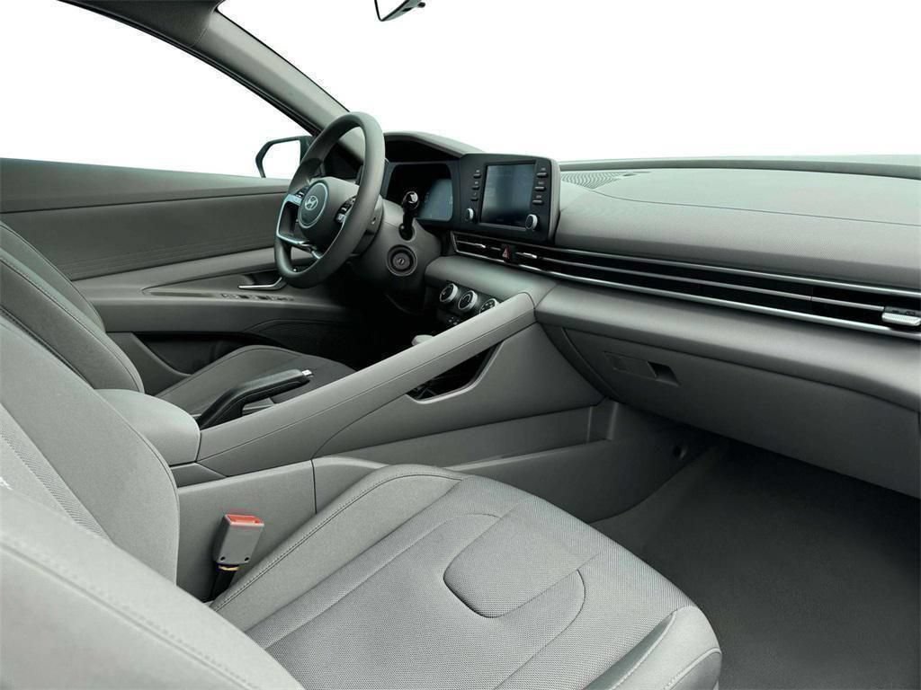 New 2025 Hyundai Elantra SE FWD image 15