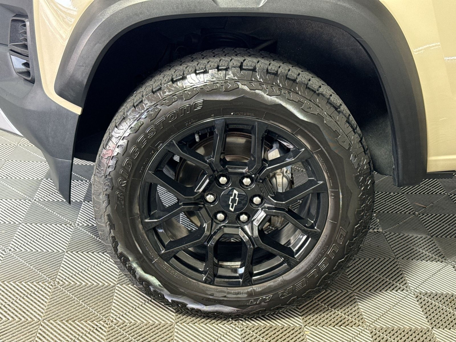 Used 2023 Chevrolet Colorado Trail Boss w/ LPO, Dark Essentials Package AWD/4WD image 12