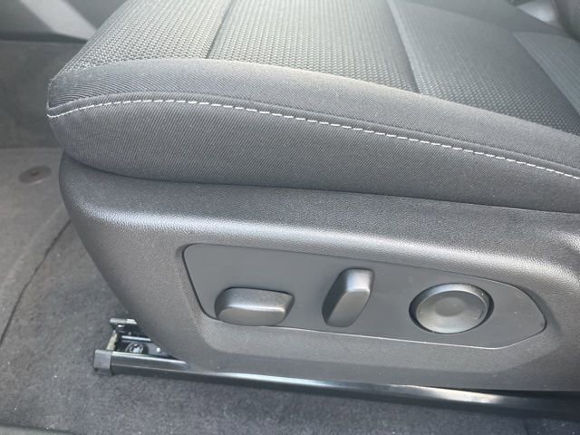 New 2026 GMC Canyon Elevation w/ Convenience Package image 16