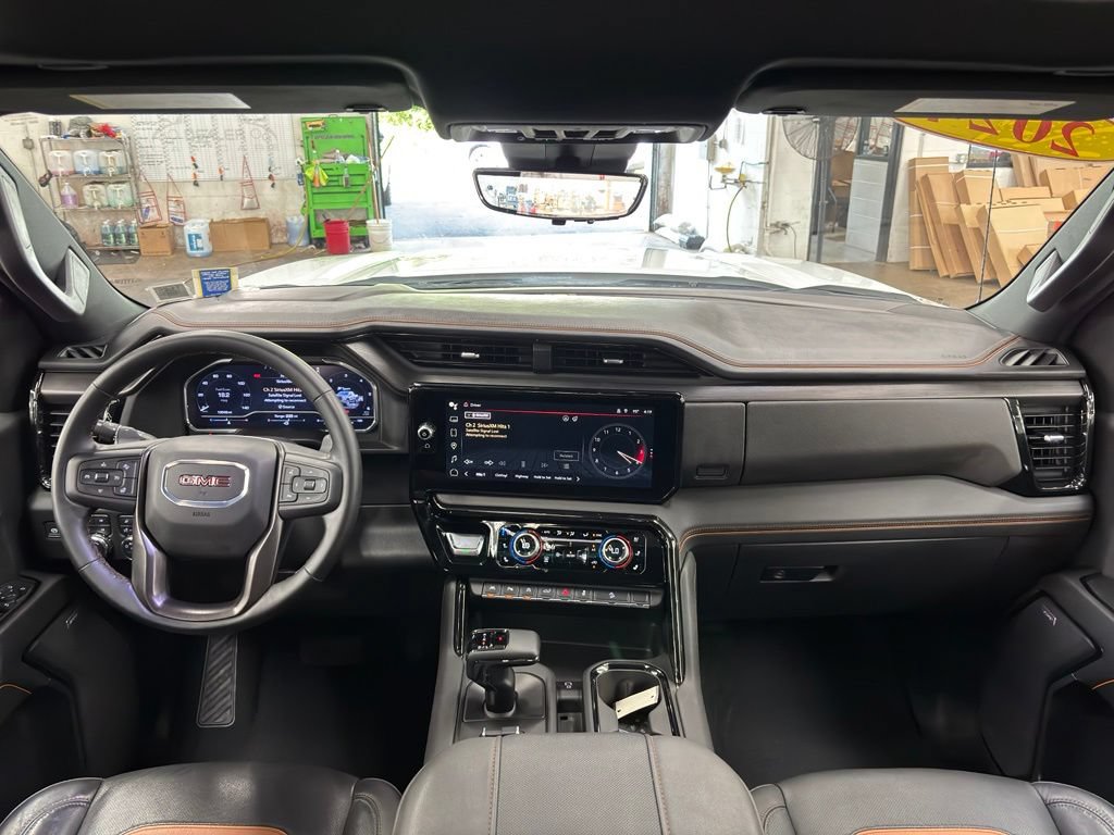 Used 2024 GMC Sierra 1500 AT4 w/ Technology Package AWD/4WD image 17