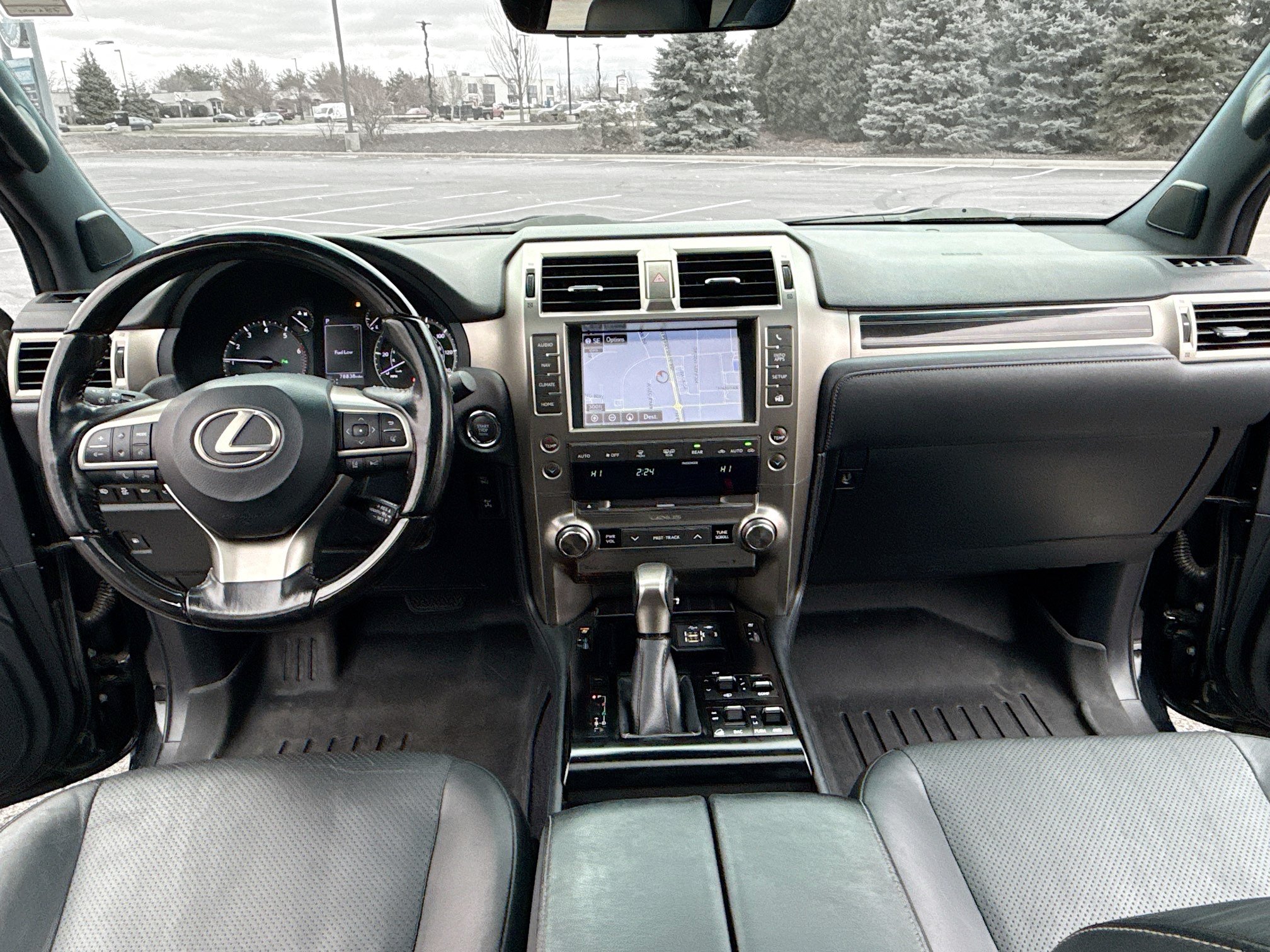 Used 2021 Lexus GX 460 Luxury w/ Sport Design Package AWD/4WD image 3