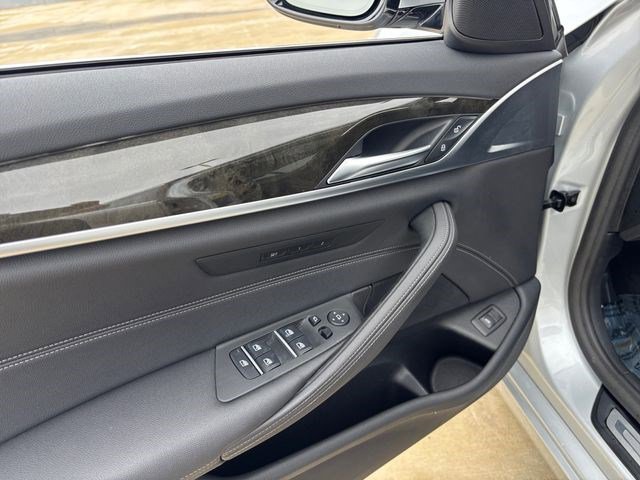 Used 2021 BMW 530i w/ Convenience Package image 12