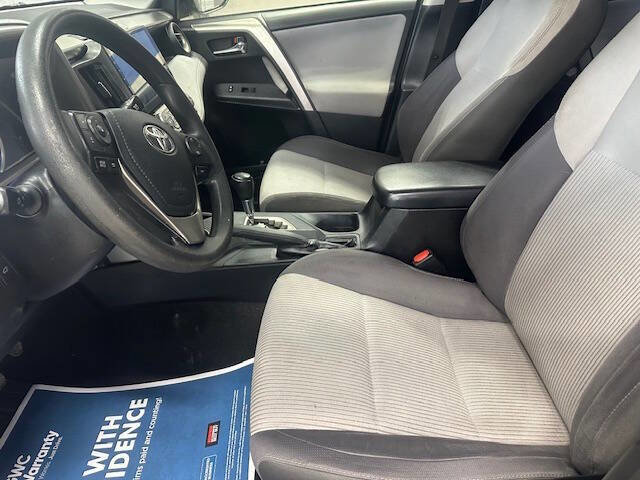 Used 2015 Toyota RAV4 XLE AWD/4WD image 16