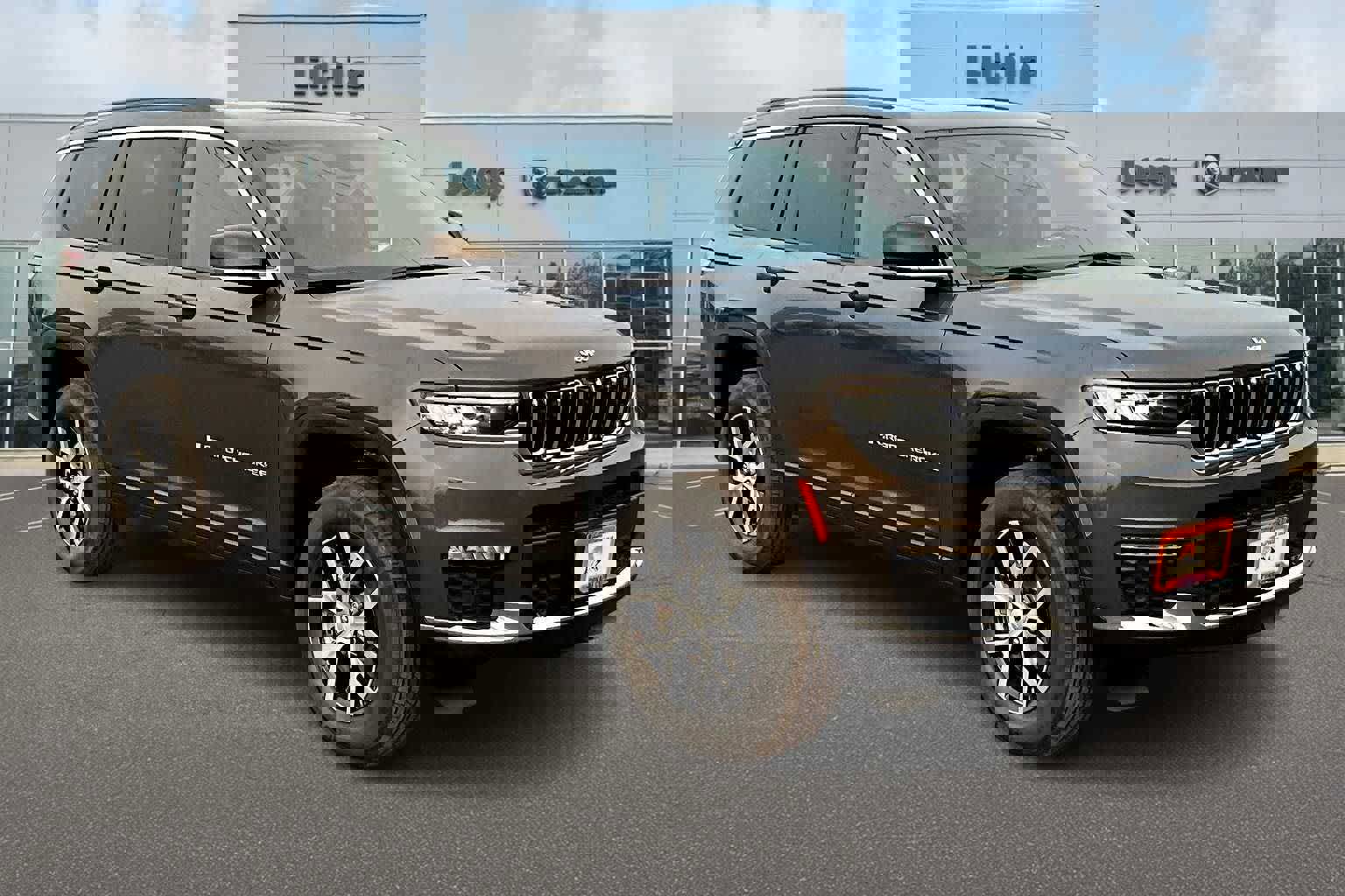 New 2025 Jeep Grand Cherokee L Limited w/ Luxury Tech Group II image 25