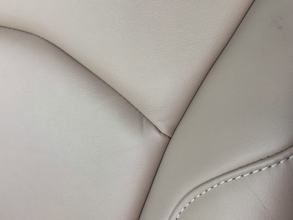 Used 2025 Cadillac XT4 Premium Luxury w/ Cold Weather Package AWD/4WD image 53