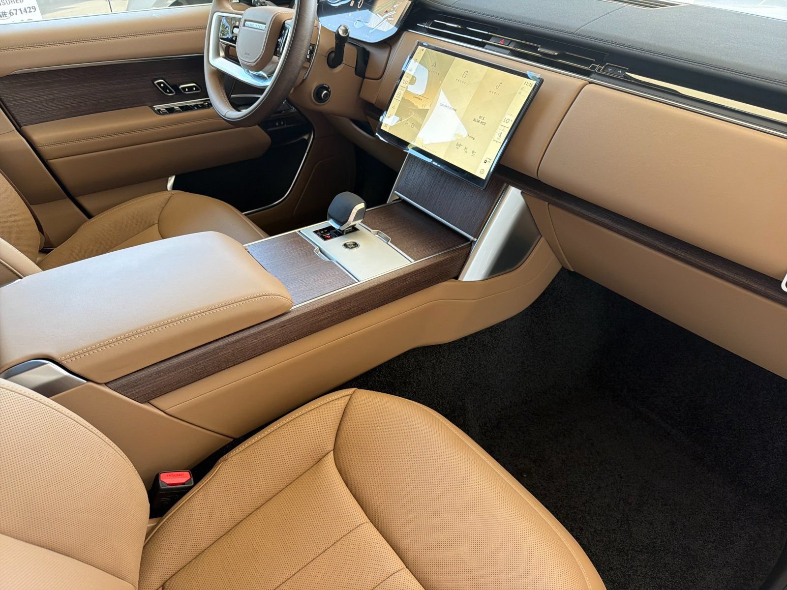 New 2026 Land Rover Range Rover Long Wheelbase SE AWD/4WD image 14