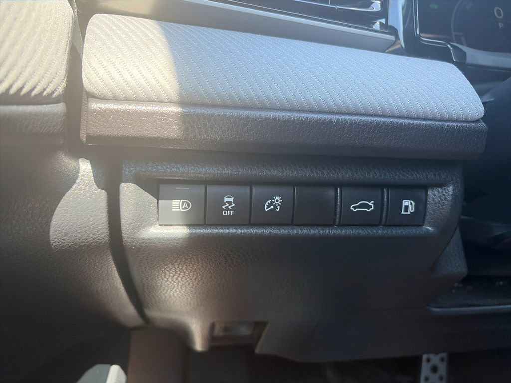 Used 2025 Toyota Camry SE w/ Multimedia Upgrade Package FWD image 31