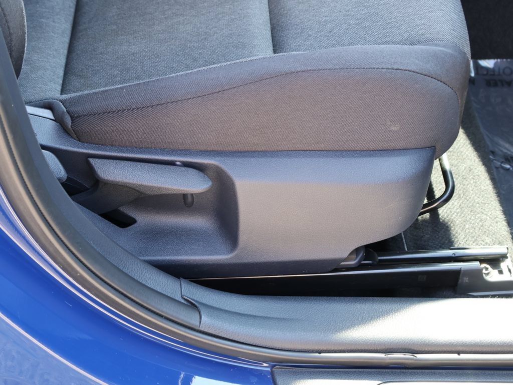 Used 2025 Toyota Camry LE FWD image 9