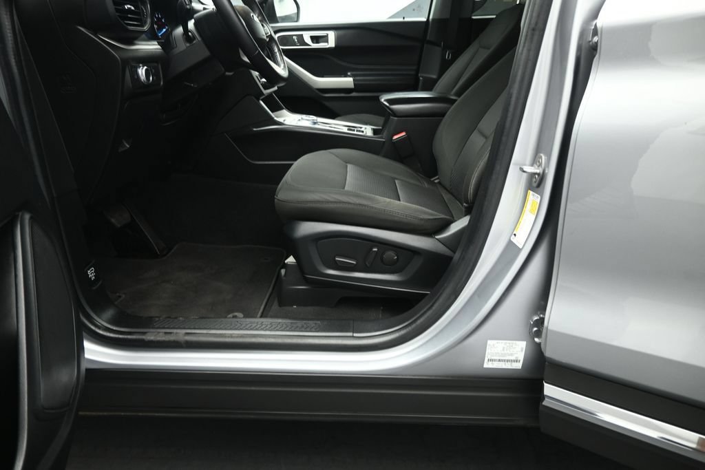 Certified 2022 Ford Explorer XLT RWD image 28
