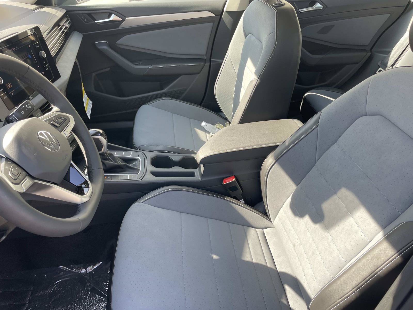 New 2026 Volkswagen Jetta SE FWD image 24