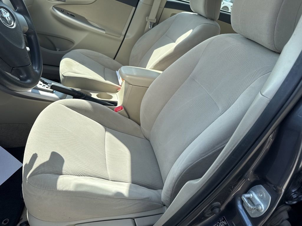 Used 2013 Toyota Corolla LE FWD image 8