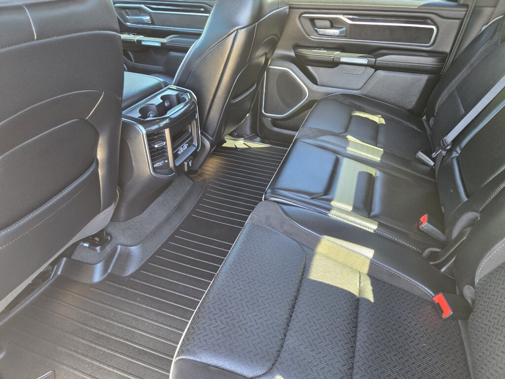 Used 2022 RAM 1500 Laramie w/ Sport Appearance Package AWD/4WD image 10