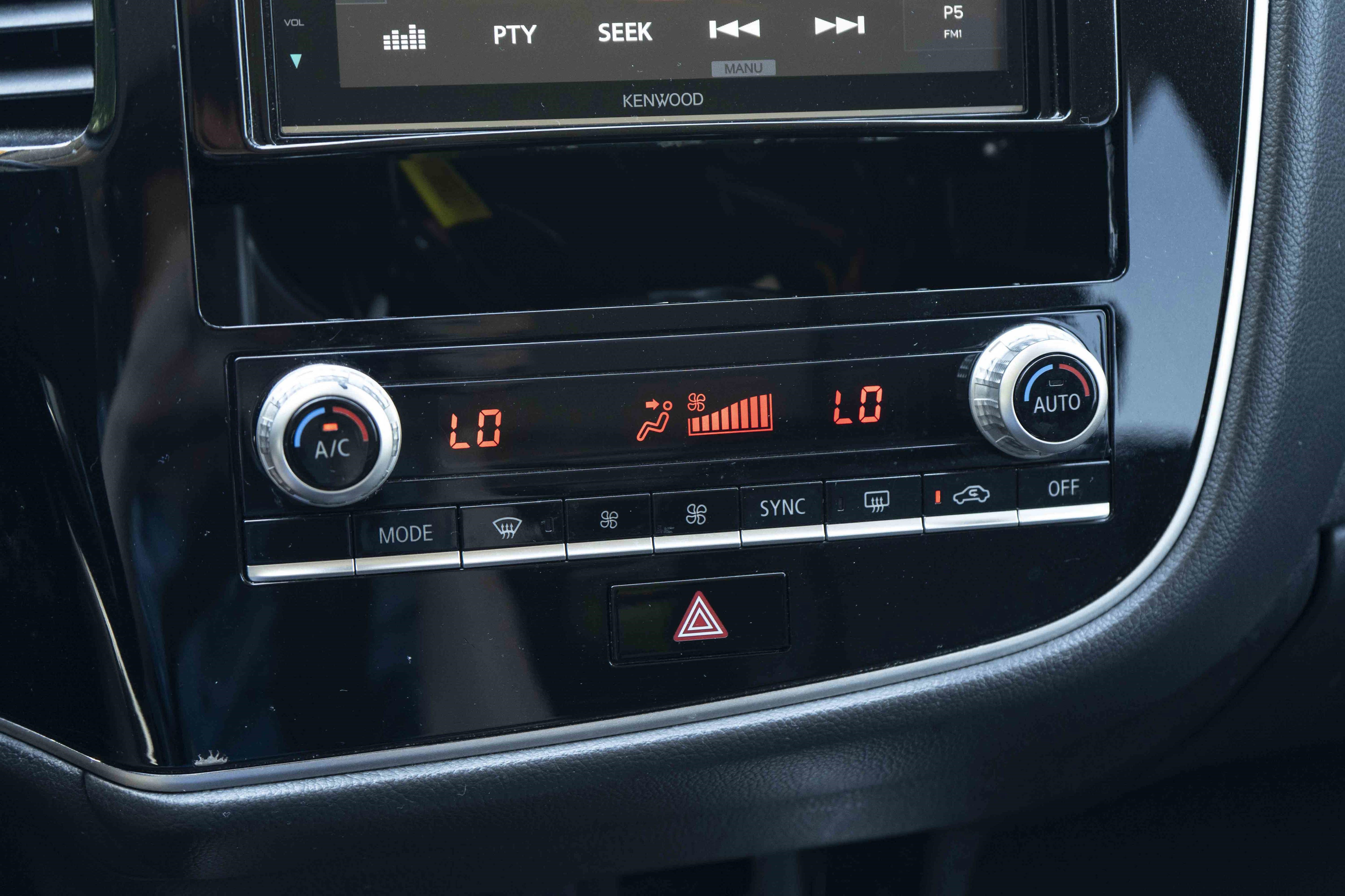 Used 2020 Mitsubishi Outlander SEL FWD image 32