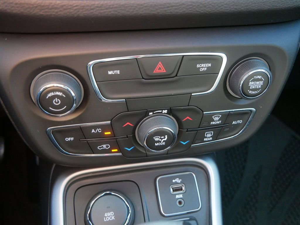 Used 2017 Jeep Compass Latitude w/ Popular Equipment Group image 25