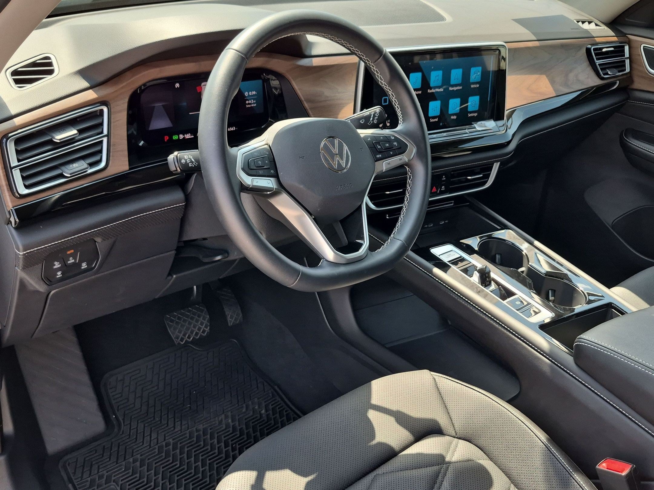 Used 2026 Volkswagen Atlas SE AWD/4WD image 16
