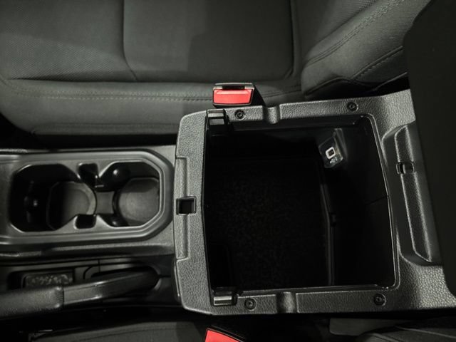 Used 2022 Jeep Wrangler Sport AWD/4WD image 27