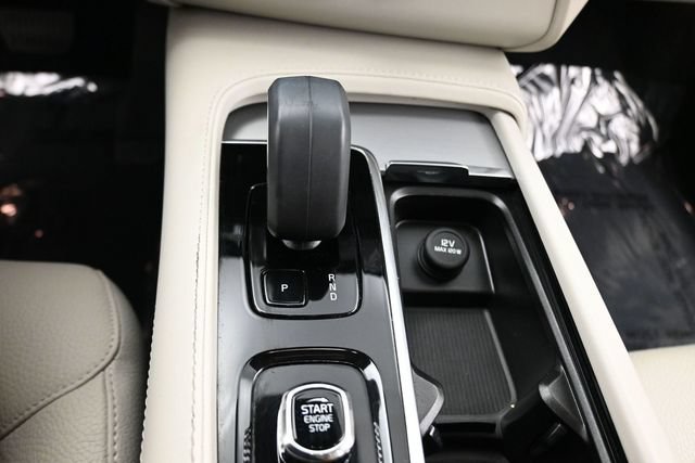 Used 2024 Volvo XC90 B5 Core AWD/4WD image 12