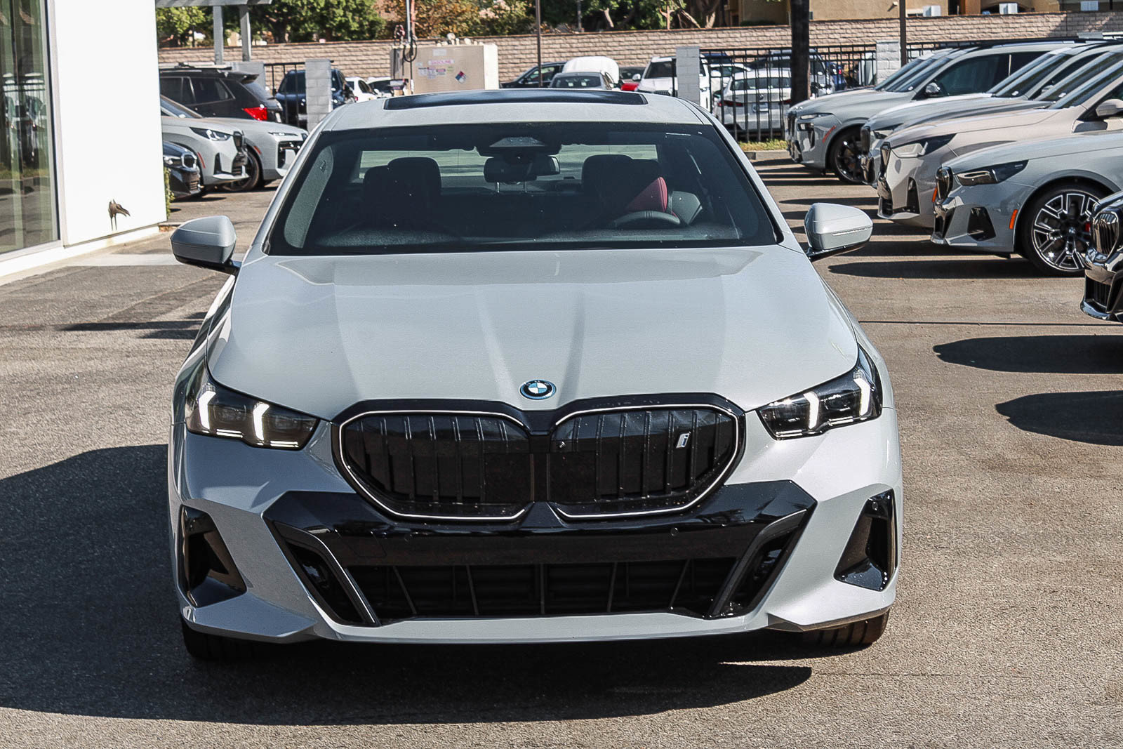 New 2027 BMW i5 eDrive40 w/ M Sport Package AWD/4WD image 2