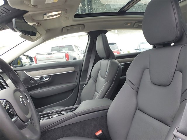 New 2025 Volvo S90 B6 Plus image 5
