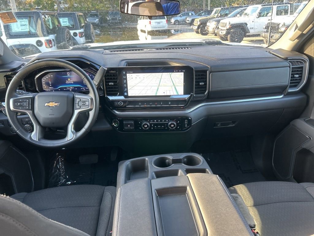 Used 2025 Chevrolet Silverado 2500 LT w/ Convenience Package image 32