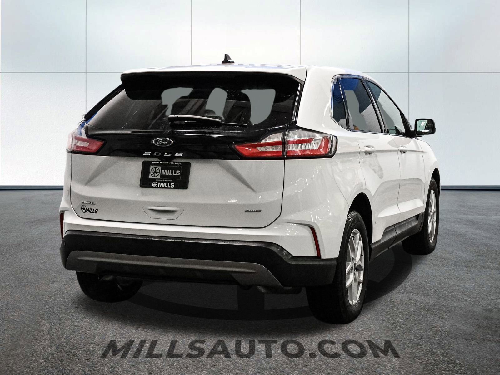 Used 2022 Ford Edge SEL image 9