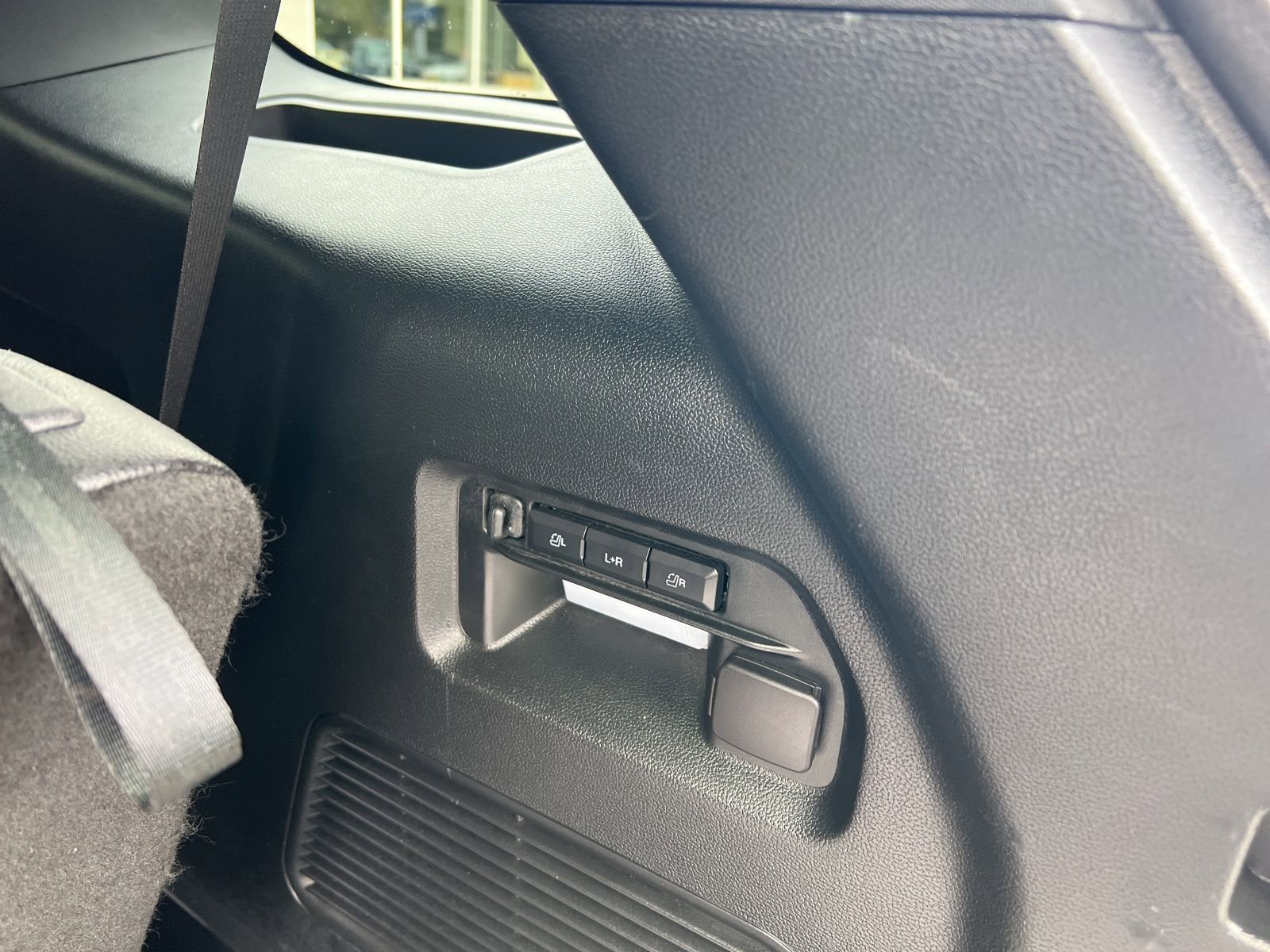 Used 2022 Ford Explorer ST w/ Equipment Group 401A image 11