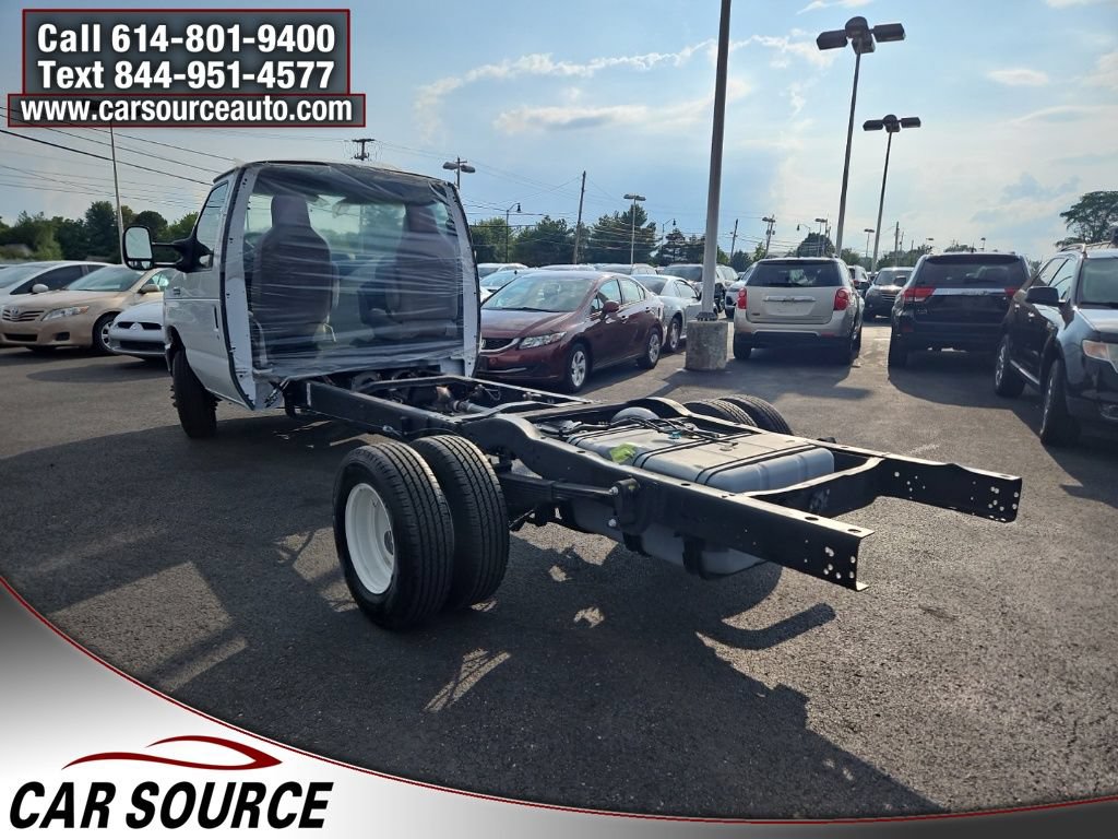Used 2024 Ford E-450 and Econoline 450 Super Duty w/ Ambulance Prep Package RWD image 4