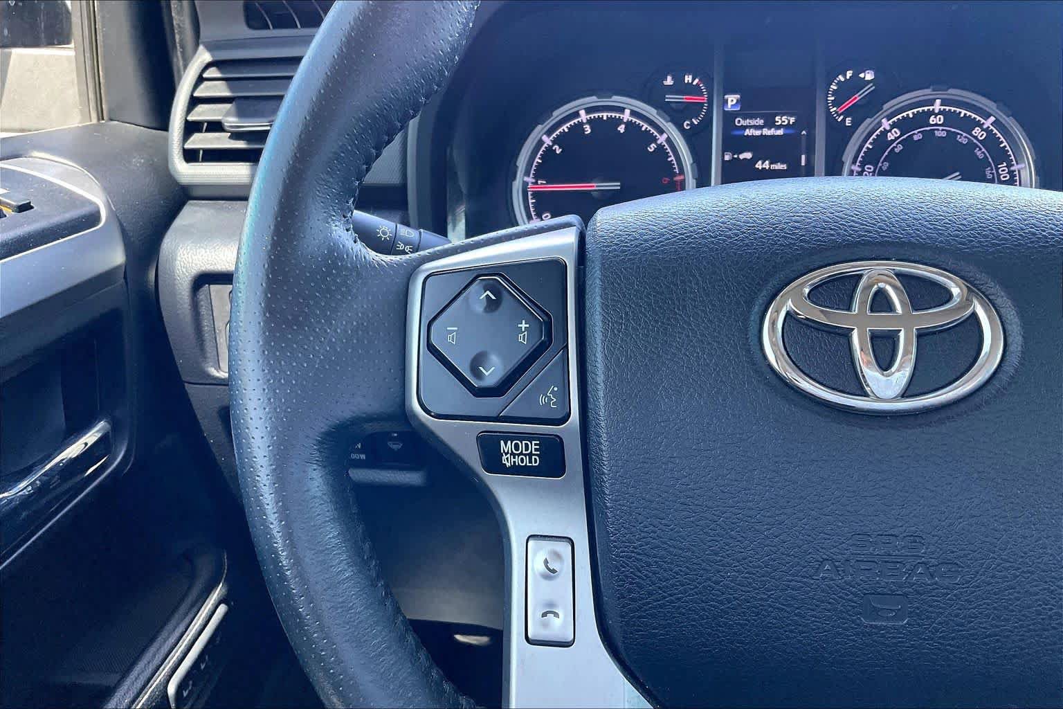 Used 2022 Toyota 4Runner Limited AWD/4WD image 23