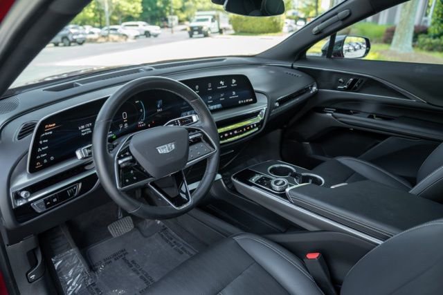 Used 2024 Cadillac Lyriq Sport RWD image 25