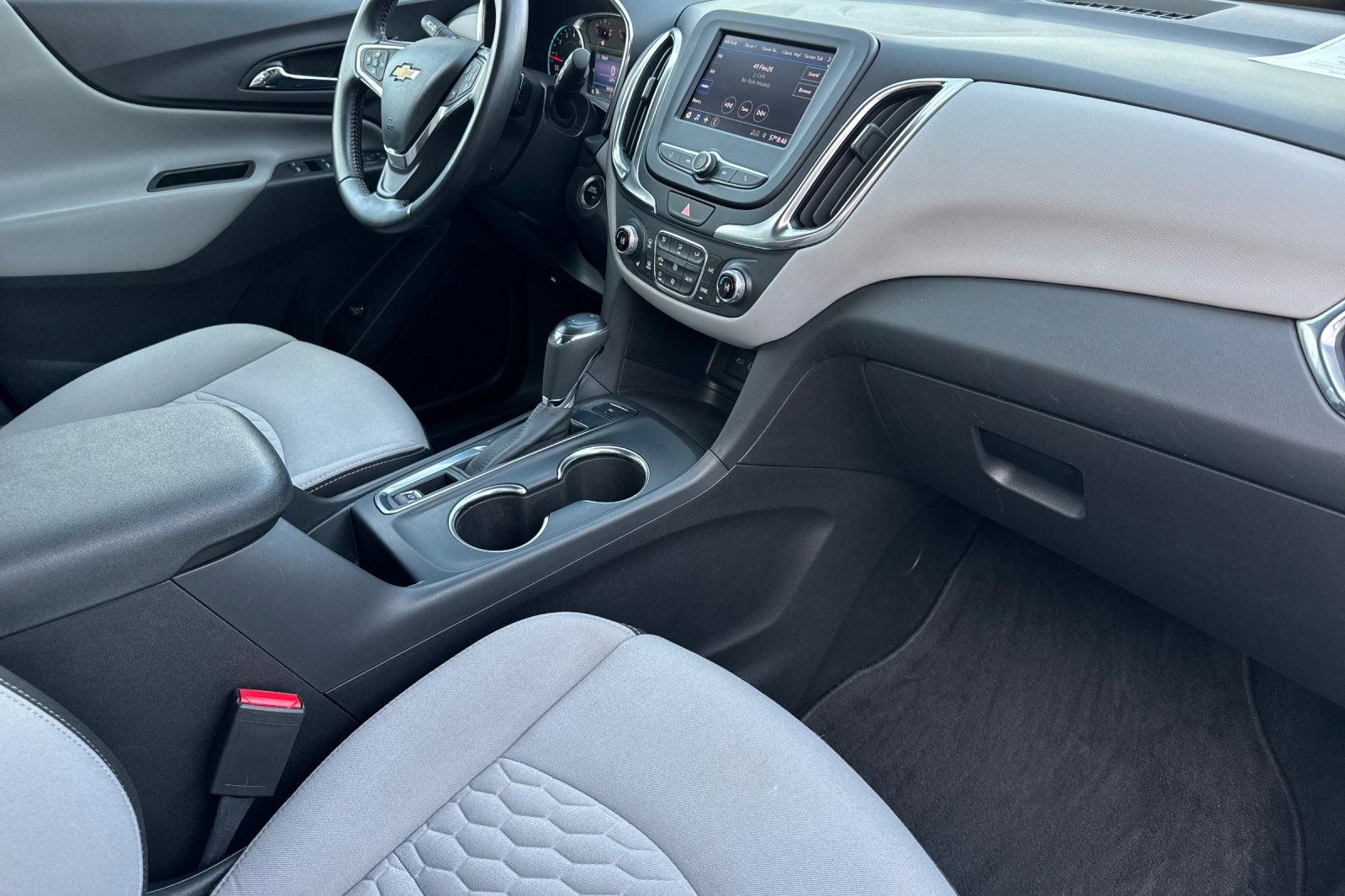 Certified 2021 Chevrolet Equinox LT w/ Driver Convenience Package image 17