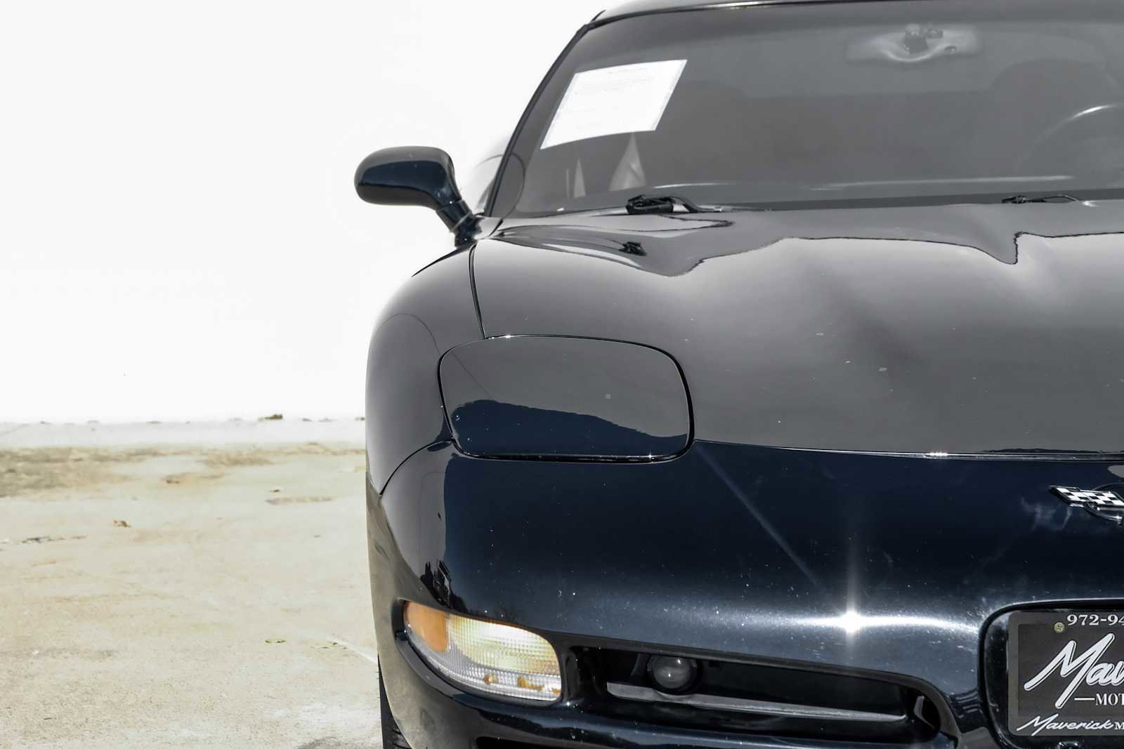 Used 2004 Chevrolet Corvette Coupe w/ Roof Package image 34