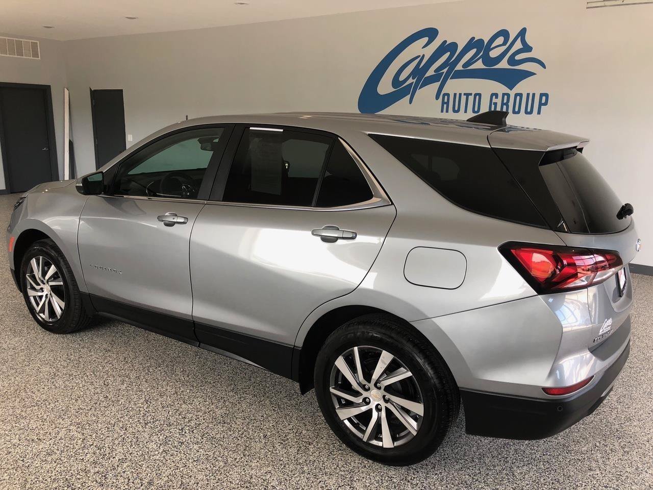 Used 2024 Chevrolet Equinox LT AWD/4WD image 2
