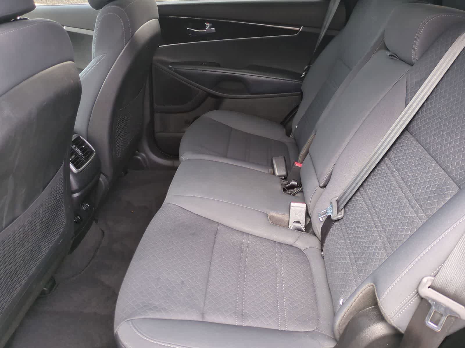 Used 2017 Kia Sorento FWD image 19