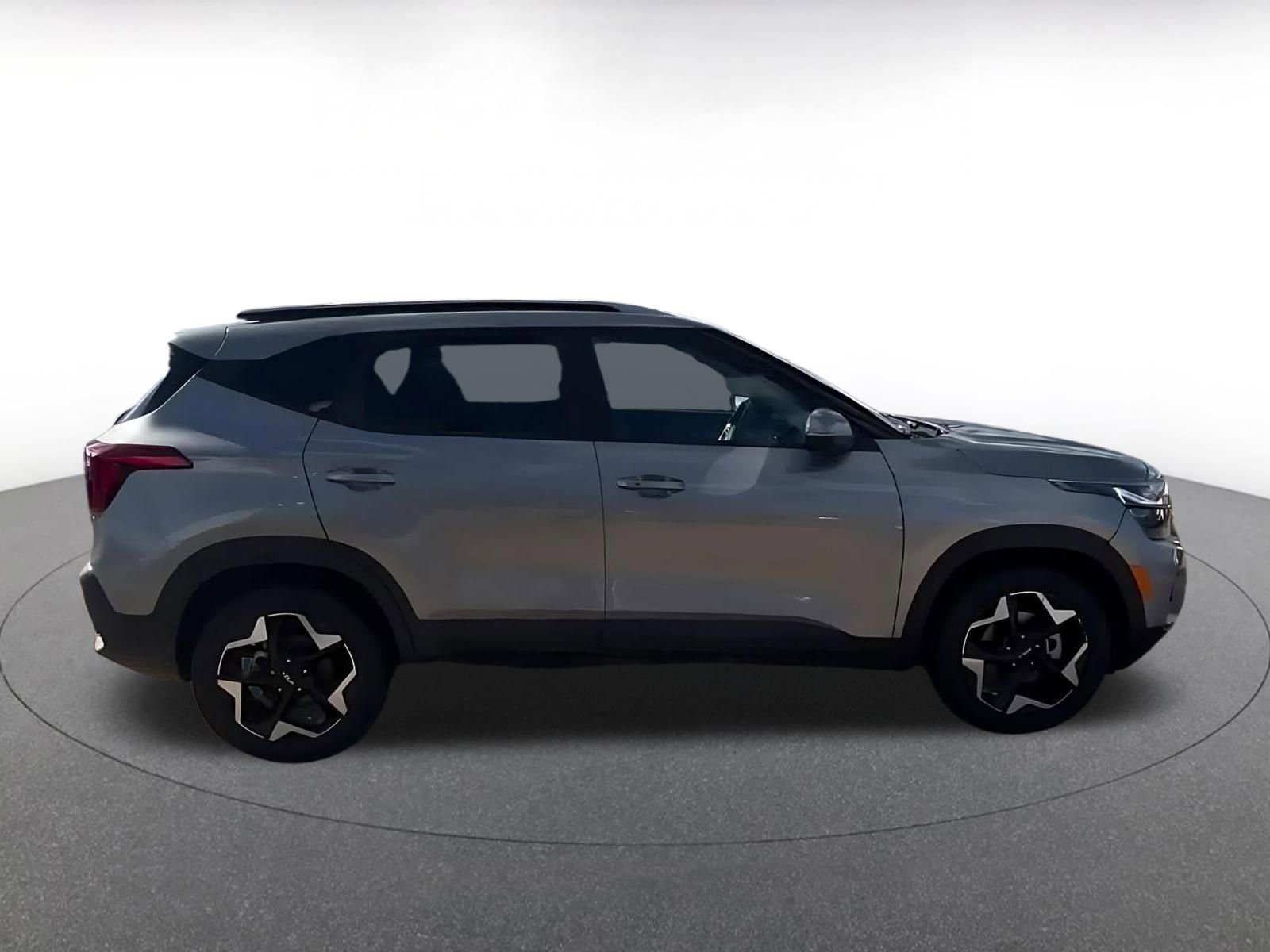 Used 2025 Kia Seltos S image 15