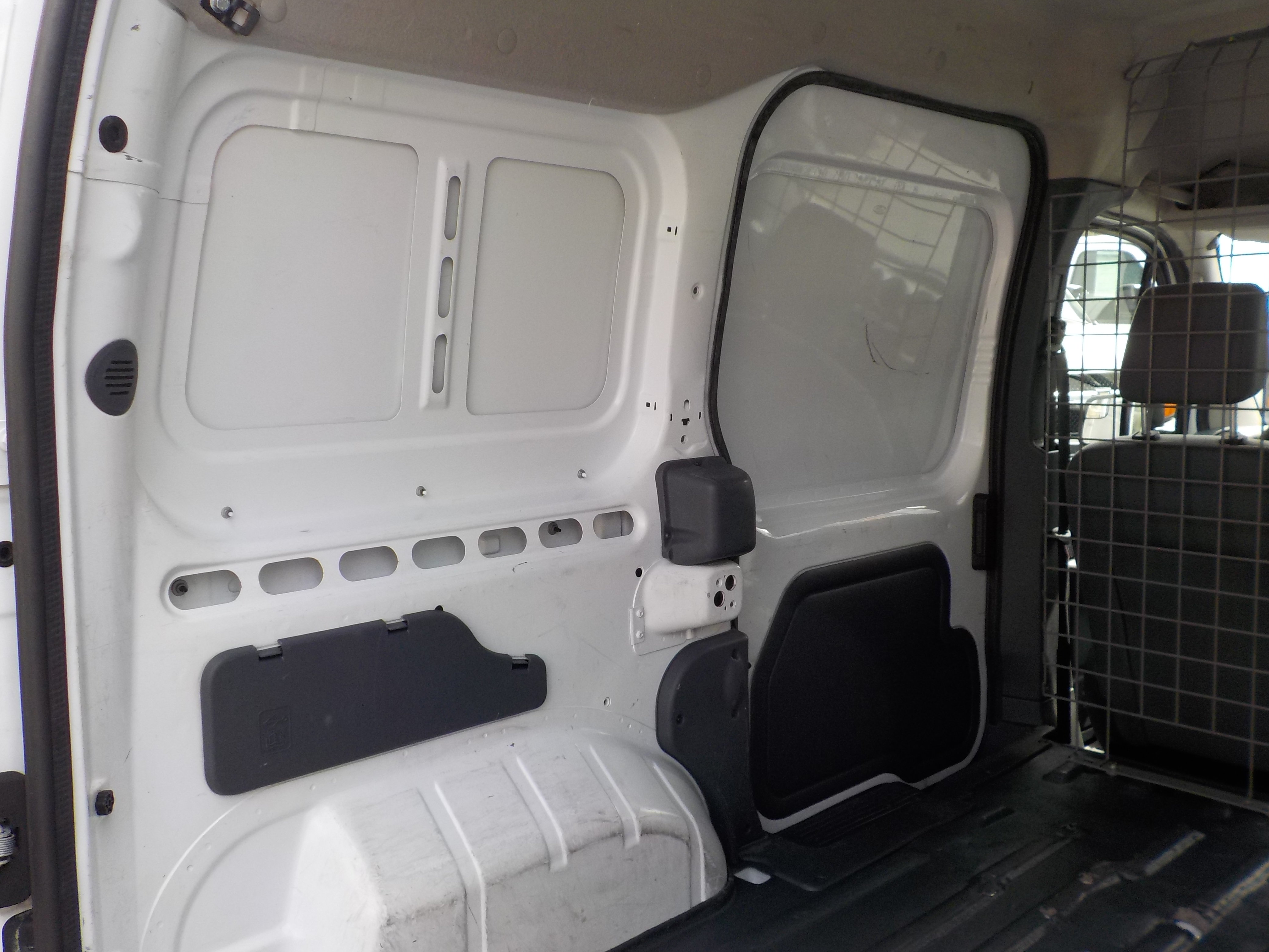 Used 2011 Ford Transit Connect XLT FWD image 21