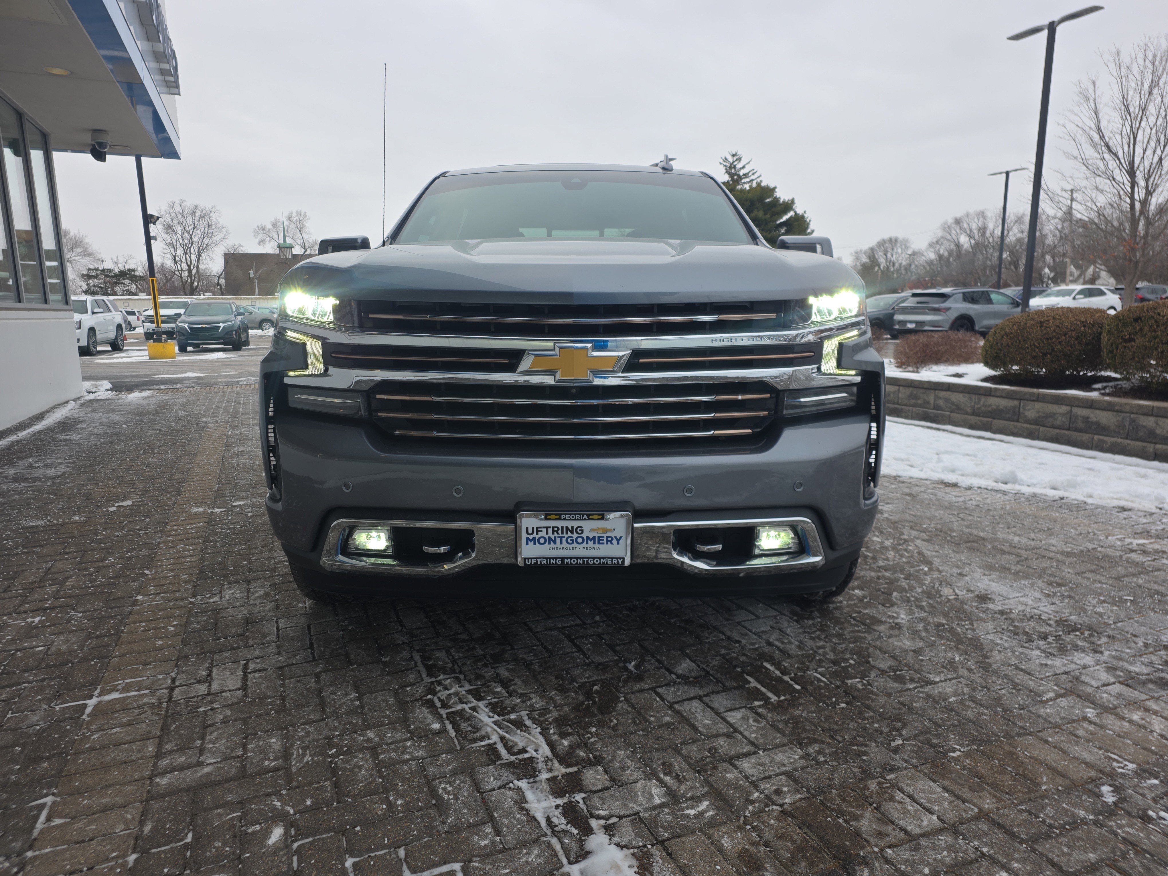 Used 2020 Chevrolet Silverado 1500 High Country w/ Technology Package image 9