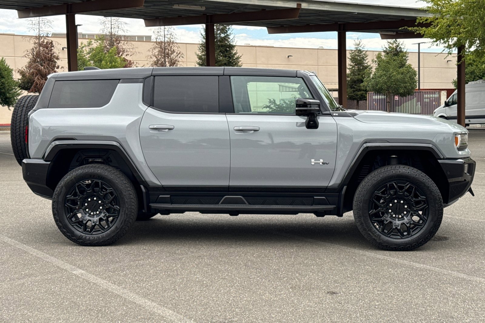 New 2026 GMC Hummer EV SUV image 3